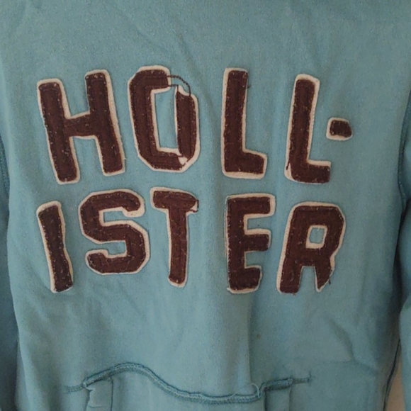 Hollister Sweatshirt - Picture 2 of 4